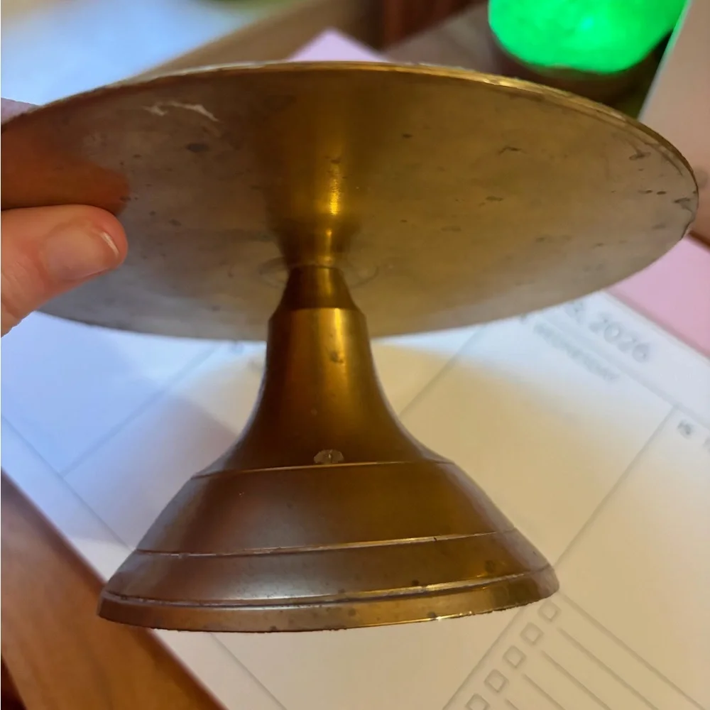 Vintage Brass Pedestal Stand - Picture 2 of 4